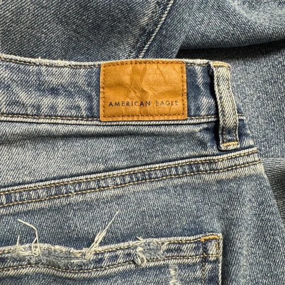 American Eagle Outfitters Distressed Mom Straight Jeans Women’s Size 6R (6XL) - Picture 13 of 13